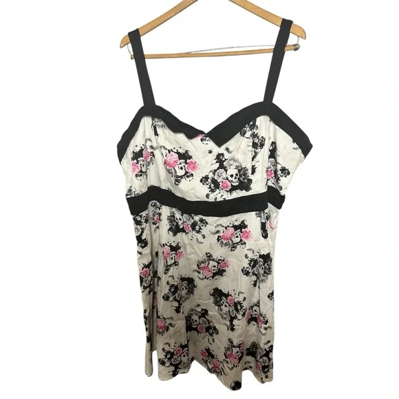 Torrid Retro Chic Floral Skull Print Dress with Black Straps Plus 28 - Picture 1 of 7